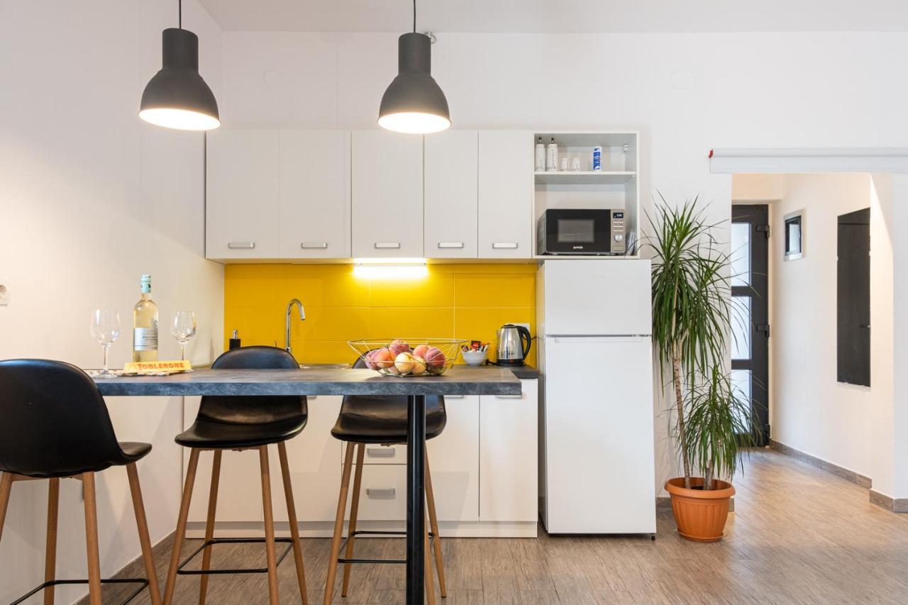 Studio Apartment Les - 4 Min Walk From Amphiteatre Pula Exterior foto